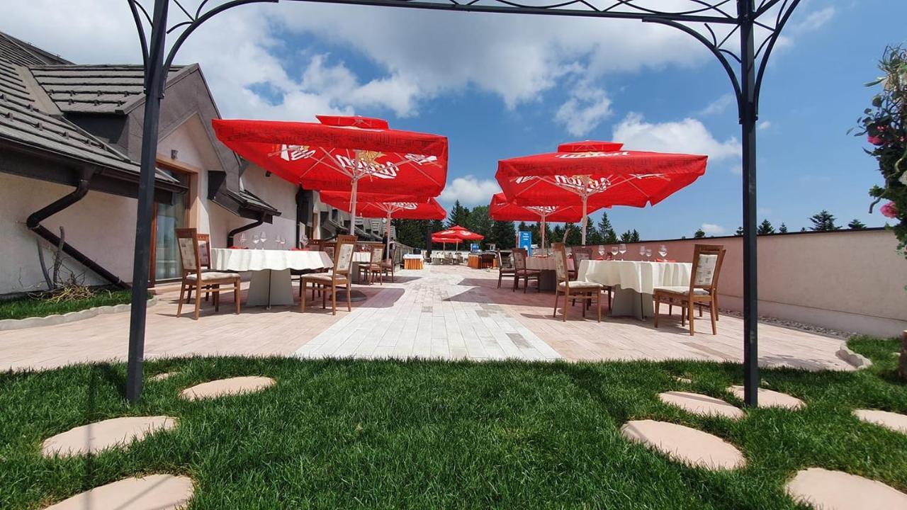 Hotel Jakec Trije Kralji Na Pohorju Zgornja Loznica エクステリア 写真