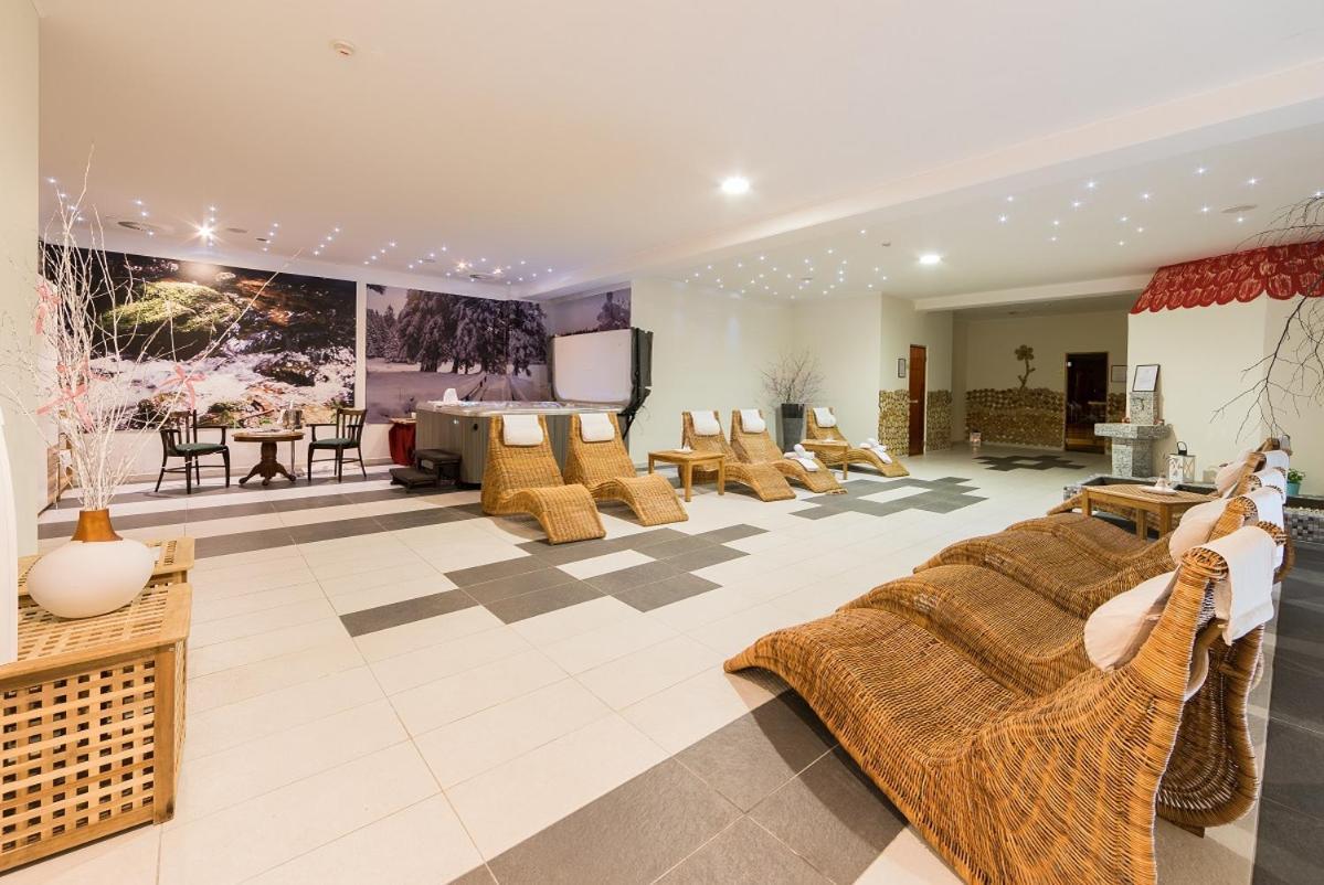 Hotel Jakec Trije Kralji Na Pohorju Zgornja Loznica エクステリア 写真