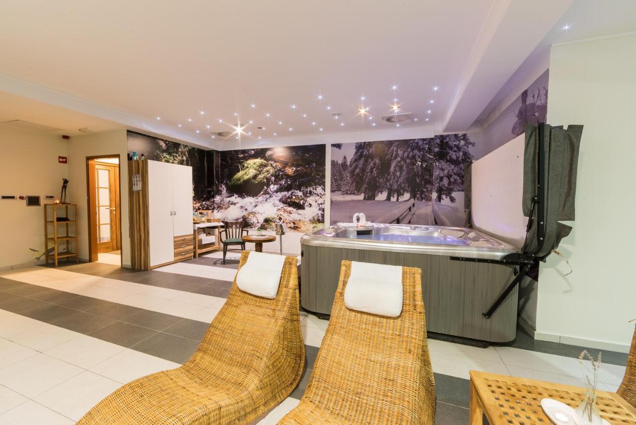 Hotel Jakec Trije Kralji Na Pohorju Zgornja Loznica エクステリア 写真